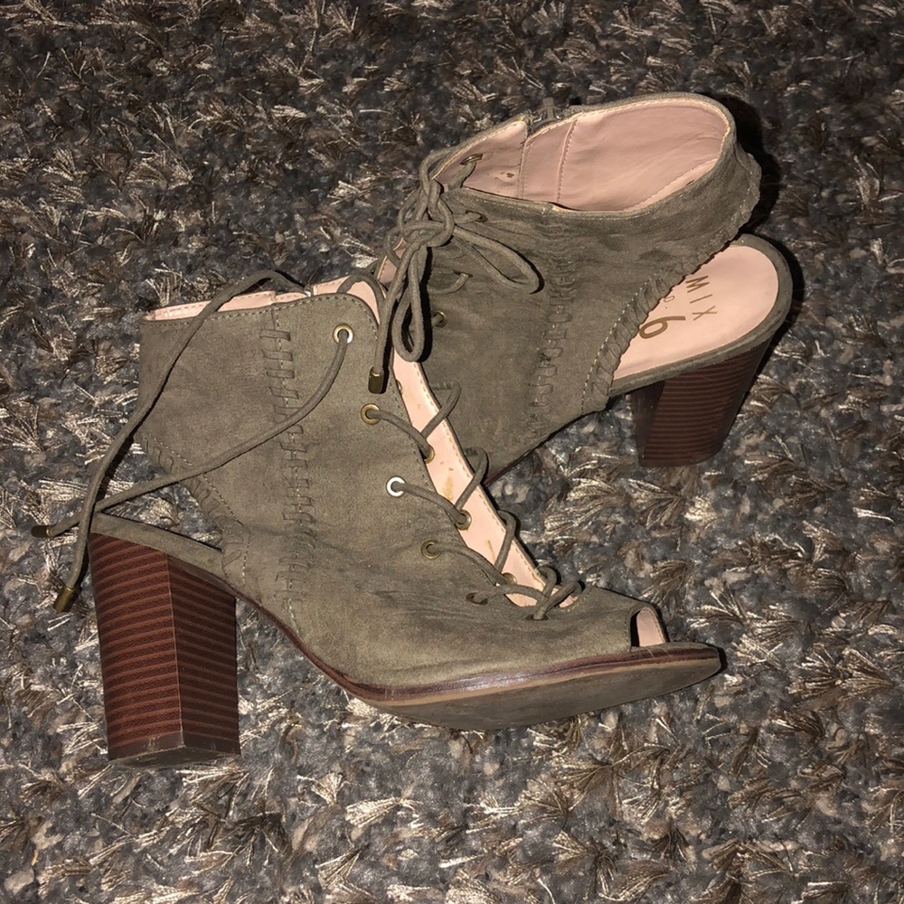 Hunter green lace up heels